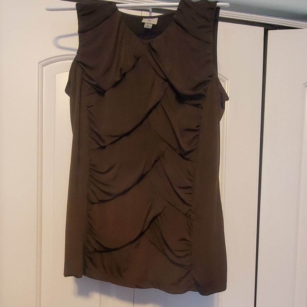 Brown drape tank